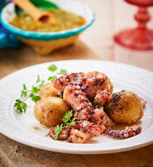Pulpo fácil con papas y cilantro
