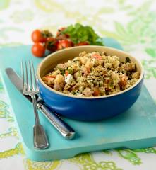 Salada de bulgur com requeijão e hortelã