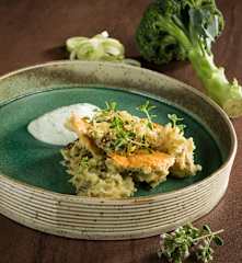 Pikanter Kaiserschmarrn mit Leinöl-Kräuter-Creme