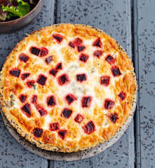 Tarte de grão com recheio de cogumelos e beterraba