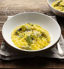 Risotto aux asperges et au safran