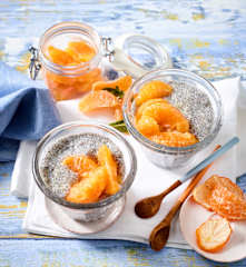 Chia-Pudding mit Clementinenkompott
