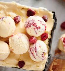 Skyr-Vanille-Himbeereis (low fat)