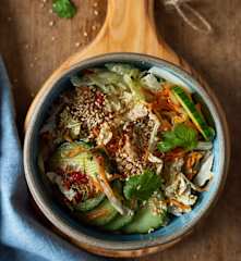 Azjatycka surówka z krojonych warzyw (TM5)