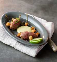 Beef- & Tuna-Tatar mit Trüffelmayonnaise