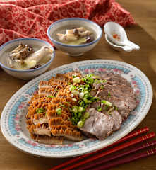 香滷牛肉拼盤&鮮菇紅棗雞湯盅
