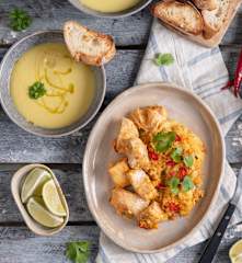 Zupa krem z pietruszki; Pomidorowy ryż z łososiem (kabsa)