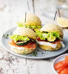 Burger de polenta au saumon fumé