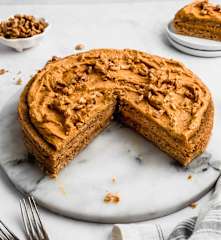 Torta de nueces con manjar