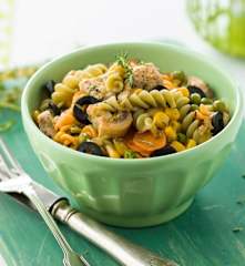 Fusilli com frango e azeitonas