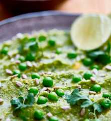 Guacamole picante de ervilhas