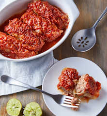 Col rellena en salsa agridulce