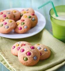 Cookies con confetti di cioccolato colorati