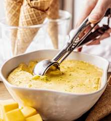 Glace express mangue et lait de coco