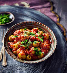 Oliven in Tomatensauce