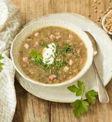 Grüne Linsensuppe mit Selchfleisch