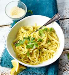 Linguine in Zitronen-Kräuter-Öl