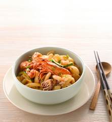 韓式辣醬什錦刀削麵