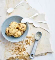 Gelado de alperce com cereais