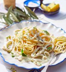 Tintenfischpasta in Zitronen-Knoblauch-Sauce