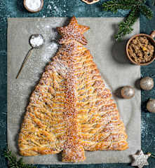 Drożdżowa choinka z białym makiem