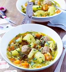 Wirsing-Kartoffel-Topf mit Bratwurstbrät