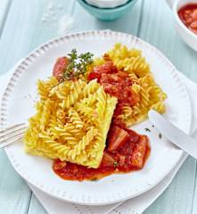 Pasta all'amatriciana mit Erdbeer-Tomaten-Sauce