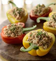 Peperoni ripieni di verdure all'aneto