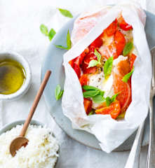 Poulet au speck, mozzarella et tomates