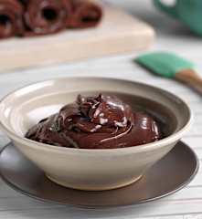 Frosting de chocolate y queso cremoso
