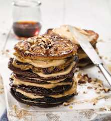 Ombré lívanečky s krémem z arašídového másla