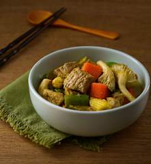 綠咖哩蘿蔔燉肉