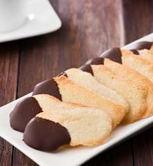 Lenguas de gato con chocolate