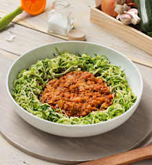 Zoodles con boloñesa rápida de lentejas