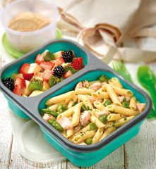 Insalata di pasta, salmone e asparagi