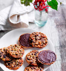 Pepita almond Florentines