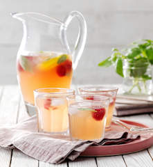 Himbeer-Basilikum-Sangria
