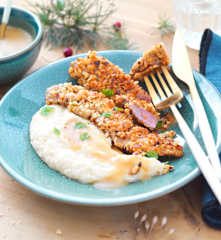 Aiguillettes de canard panées aux noisettes, purée de céleri et sauce au cidre