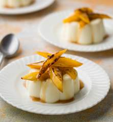 Panna Cotta with Caramelised Mango - Panna cotta con mango caramellato