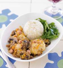 Frango guisado com cogumelos