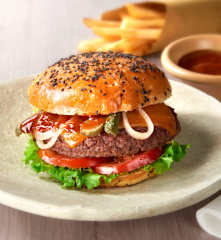 Hamburger di manzo con salsa barbecue