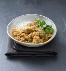 Chicken and feijoa curry