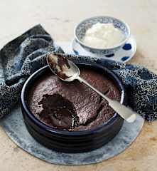 Chocolate self-saucing pudding