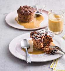 Gewürzpudding mit Butterscotchsauce