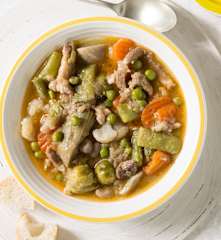 Menestra de verduras con aguja de cerdo