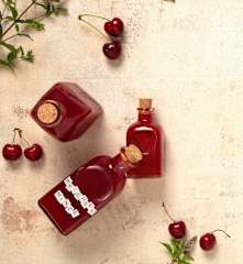 Weichsellikör mit Minze