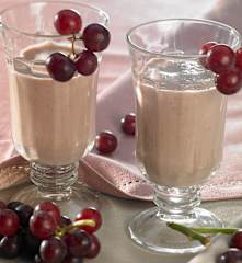 Joghurtfrischer Apfel-Trauben-Drink