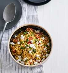 Massa com chouriço e feta