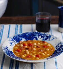 Sopa de grão e linguiça