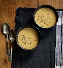 Creme de feijão branco e cogumelos